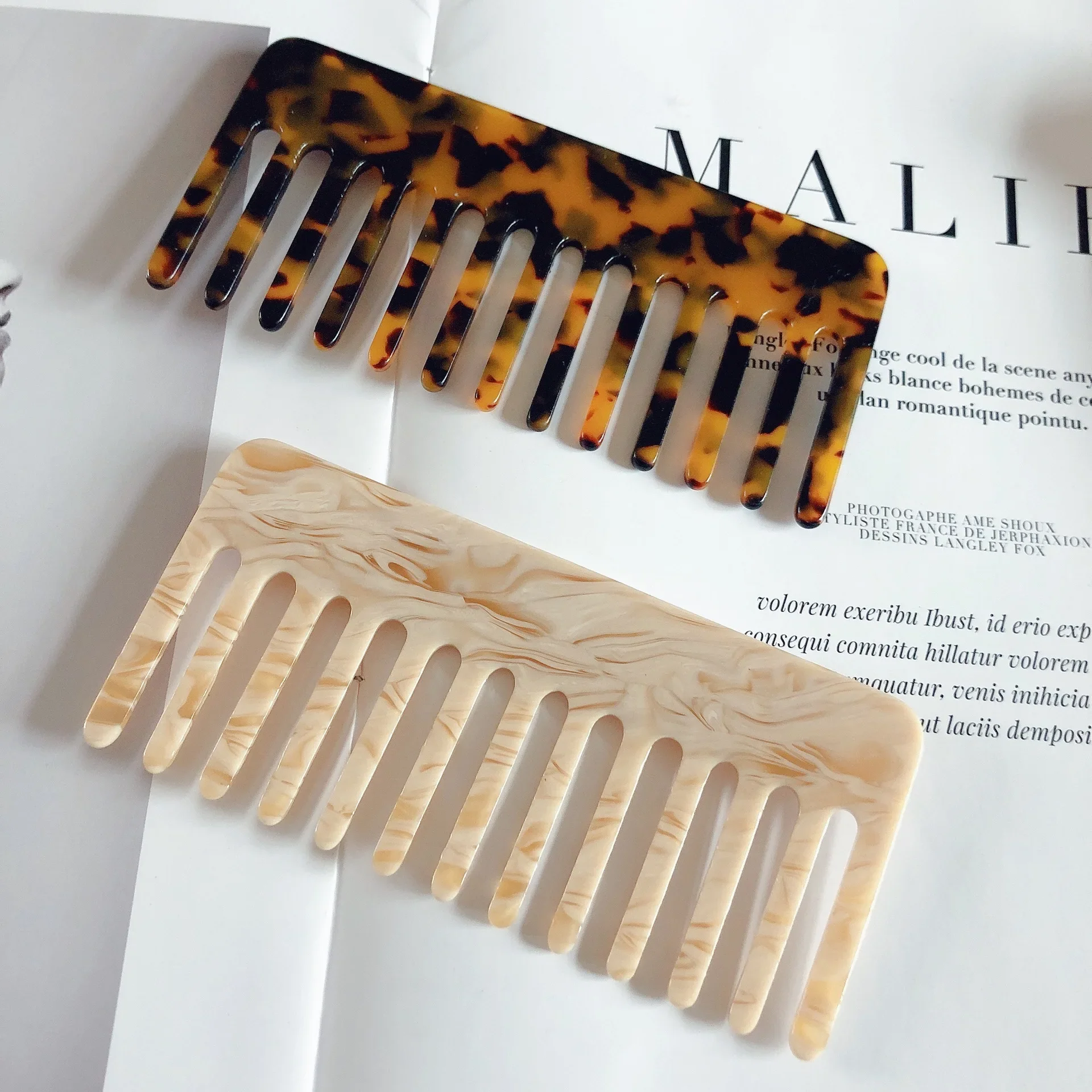 Peigne de coiffure coloré en a - Hair Care Korean Products avis et prix